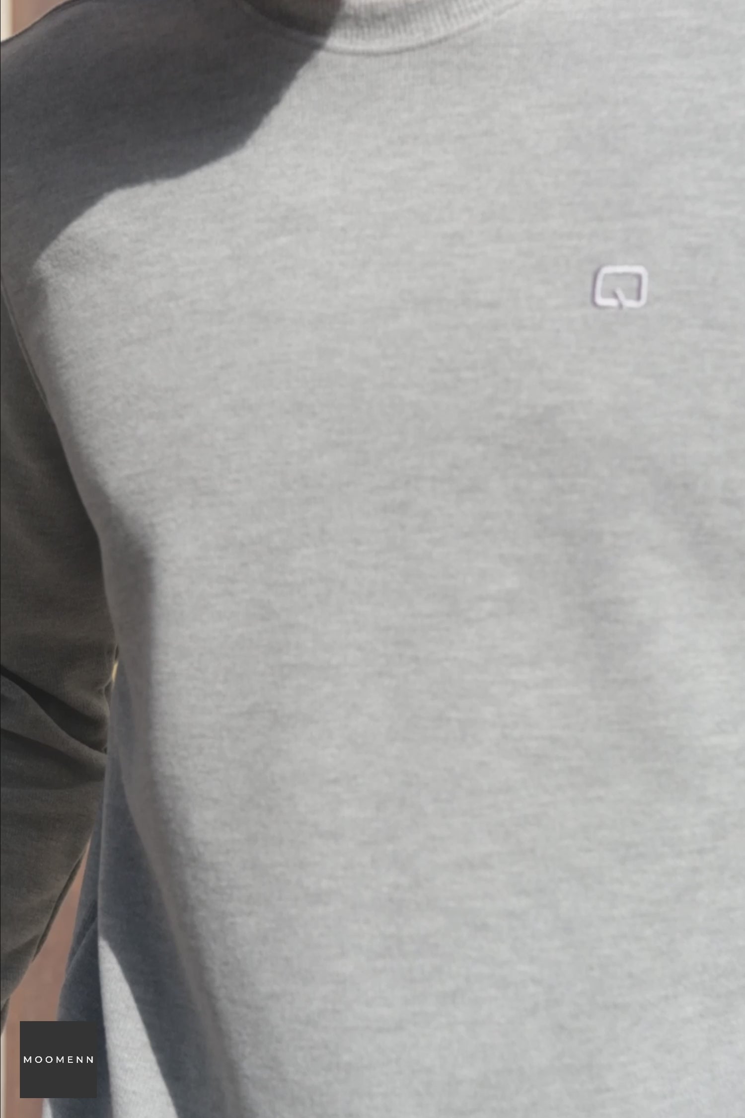 Charger la vidéo : QL Round Collar Longline Sweatshirt in Grey